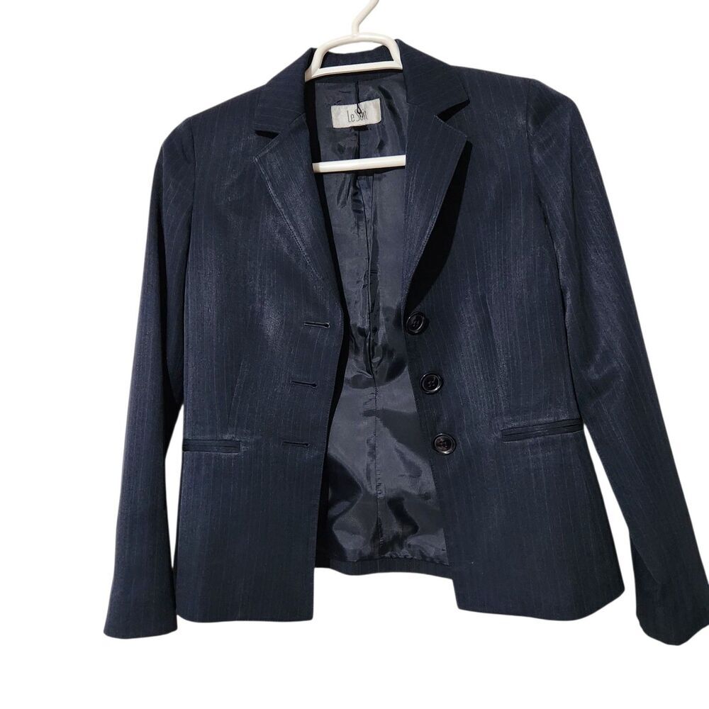 Le suit Womens Blazer Size 4 Navy Blue Color 3 Front Buttons Shoulder Pads